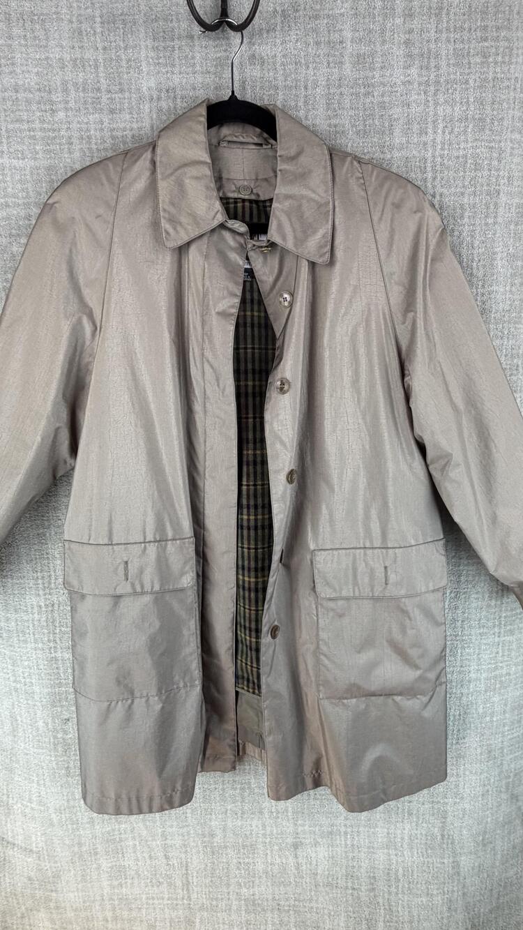 Fleet Street Coat Womens 10P Silver Rain Coat Collared Lined Pockets Taffeta